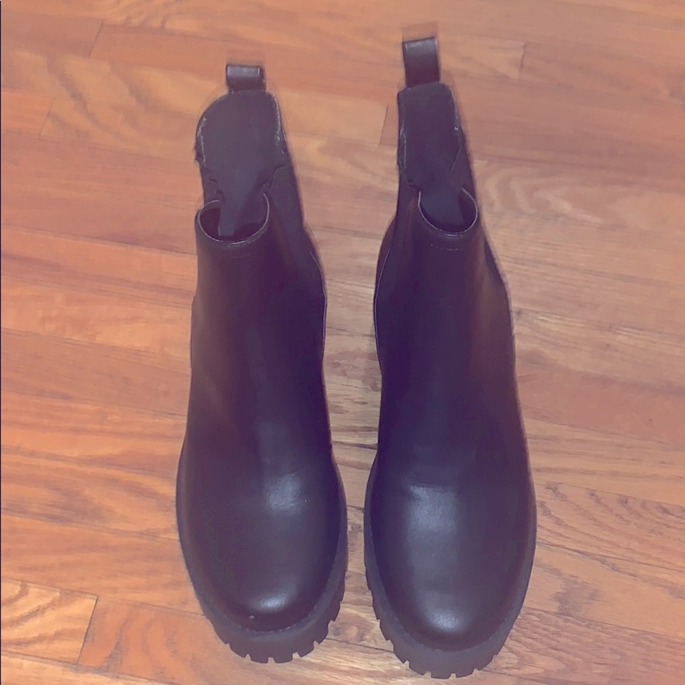 Steve Madden black boots